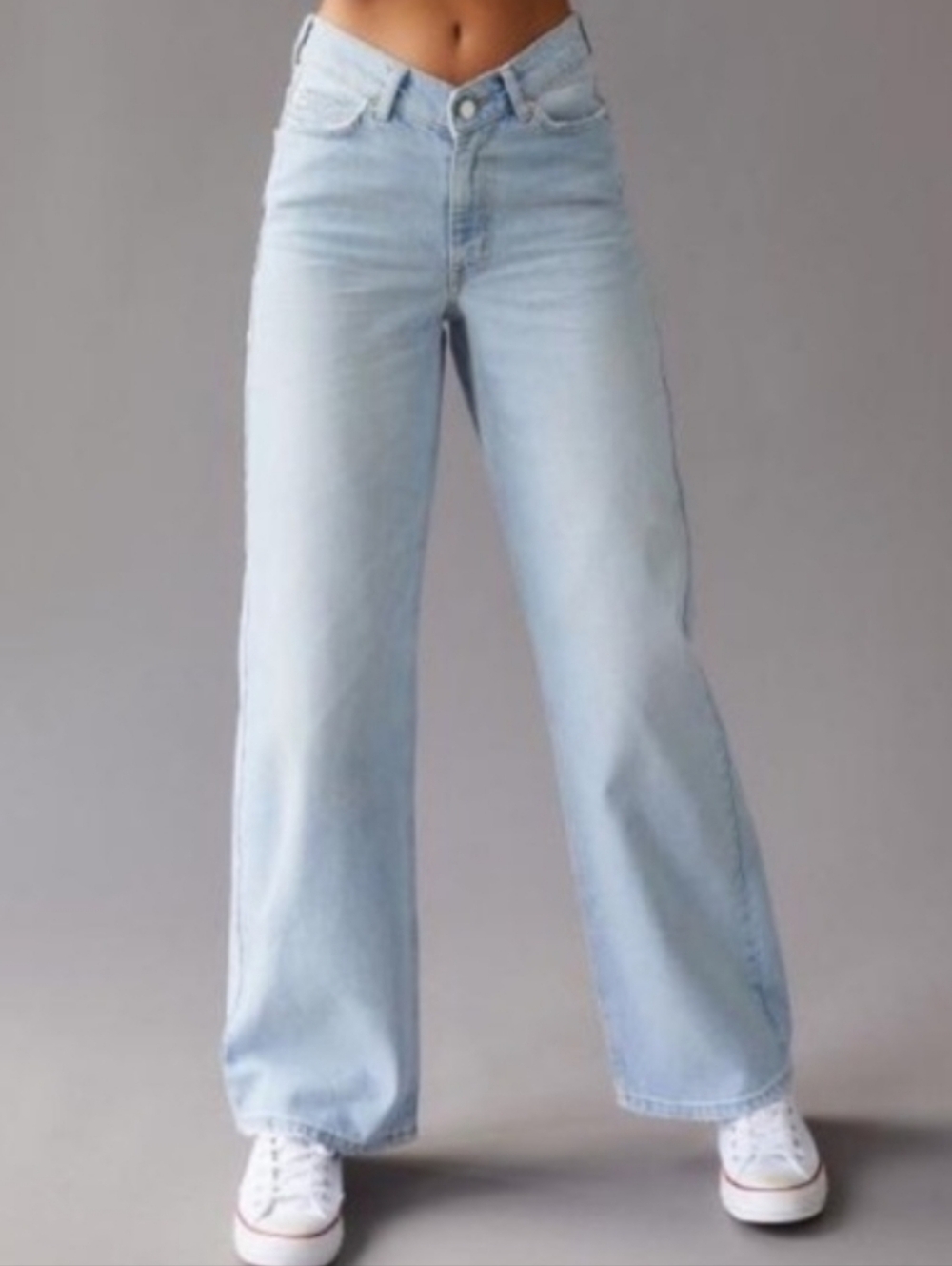 BDG Dipped V Flare Light Wash Wide Leg Jeans 25 Urban Outfitters